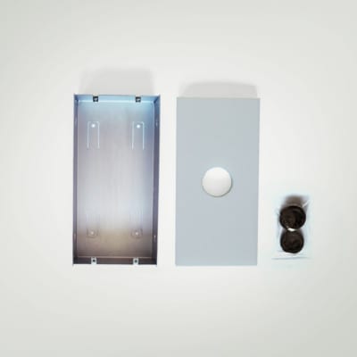 Unterputzgehäuse für die Außensprechanlage RESIDIUM Door Unit - alle Bestandteile auf einen Blick